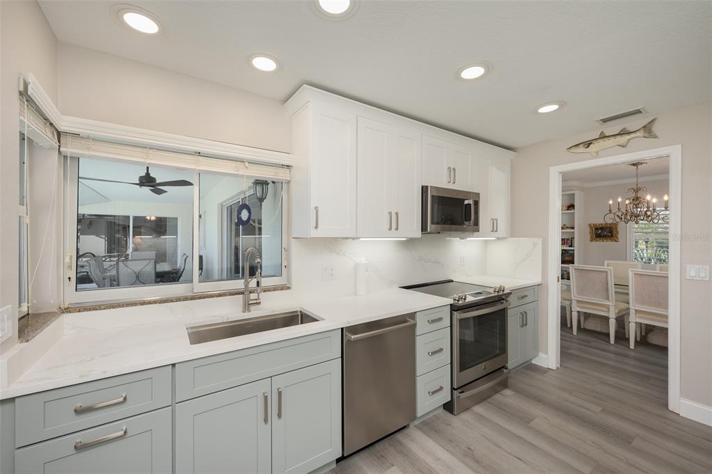 548 Gunwale Lane Longboat Key, FL 34228 - Photo 19 of 57
