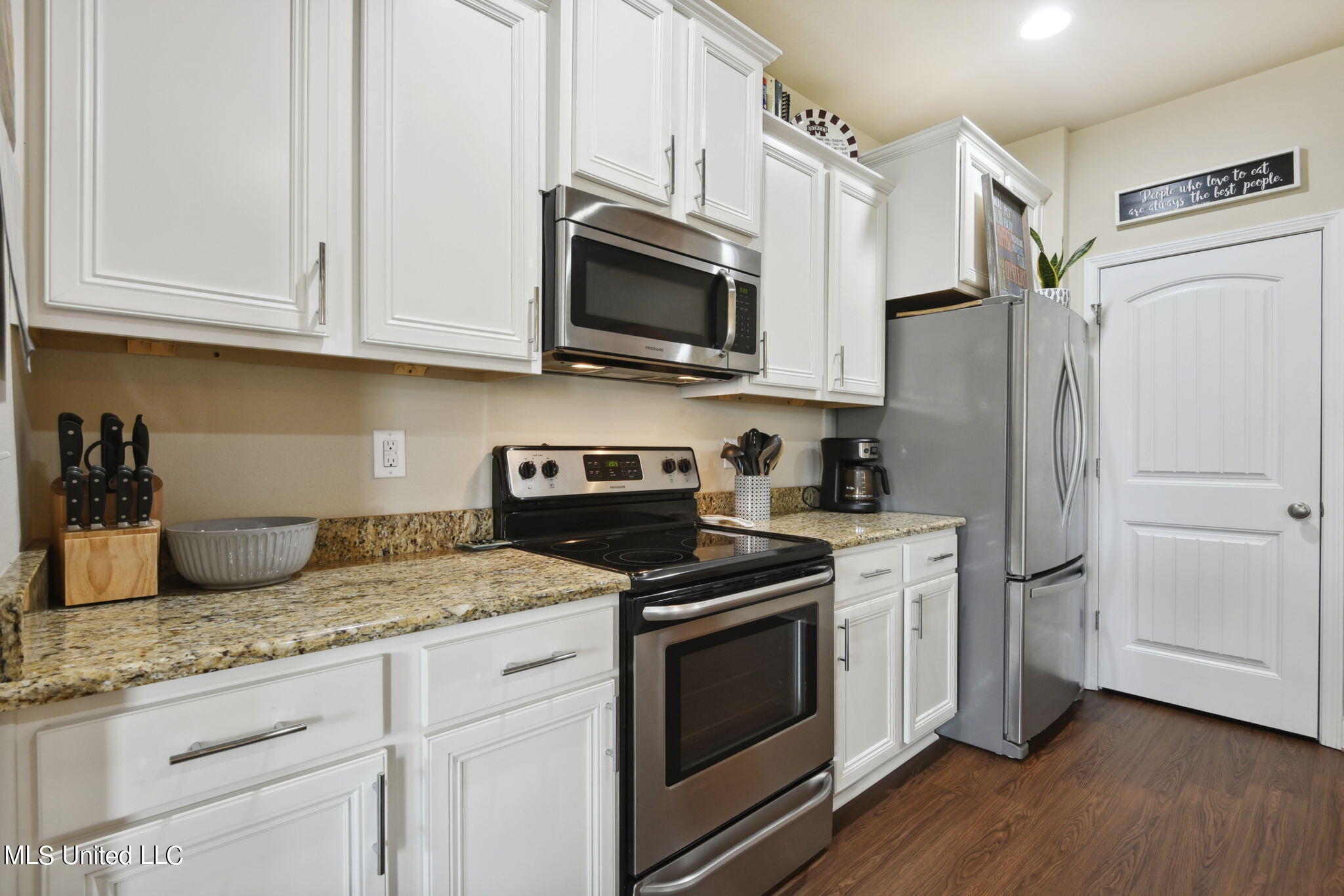 10198 Hutter Road Gulfport, MS 39503 - Photo 5 of 19 006