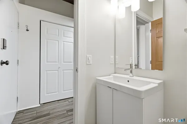 $290,000 | 92 Main Street, Unit 206, Deep River, CT 06417