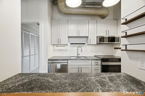 $290,000 | 92 Main Street, Unit 206, Deep River, CT 06417