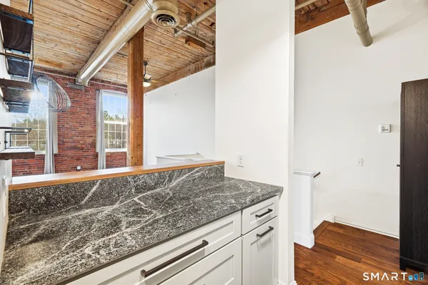 $290,000 | 92 Main Street, Unit 206, Deep River, CT 06417