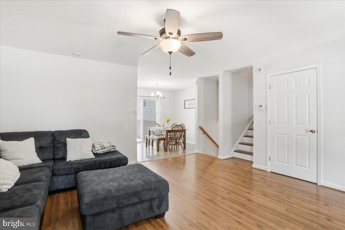 16818 Sterling Road Williamsport, MD 21795 - Photo 5 of 48 Living room