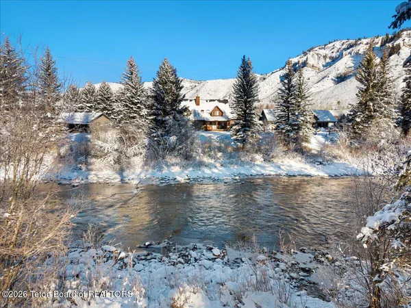 $3,200,000 | 4340 East Hoback River Road, Jackson, WY 83001