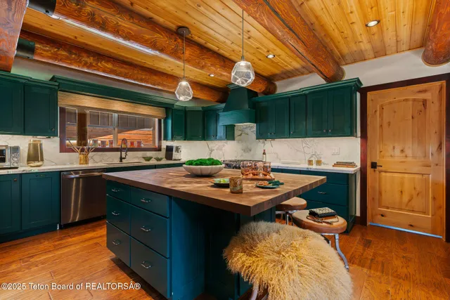 $3,200,000 | 4340 East Hoback River Road, Jackson, WY 83001