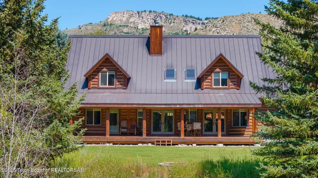 $3,200,000 | 4340 East Hoback River Road, Jackson, WY 83001