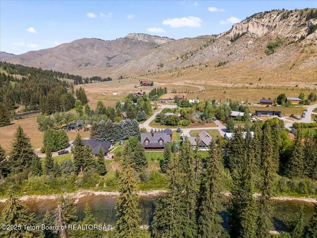 $3,200,000 | 4340 East Hoback River Road, Jackson, WY 83001
