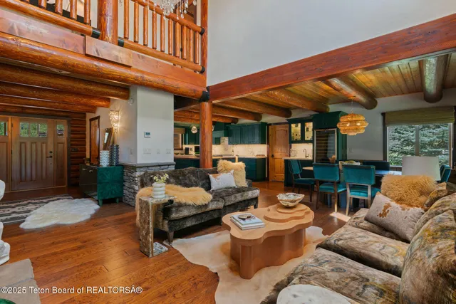 $3,200,000 | 4340 East Hoback River Road, Jackson, WY 83001