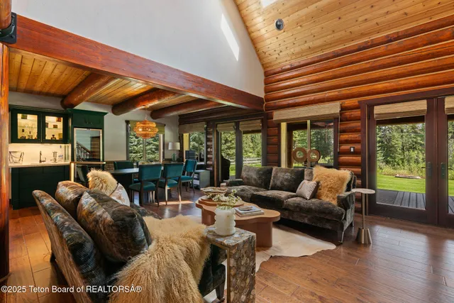 $3,200,000 | 4340 East Hoback River Road, Jackson, WY 83001