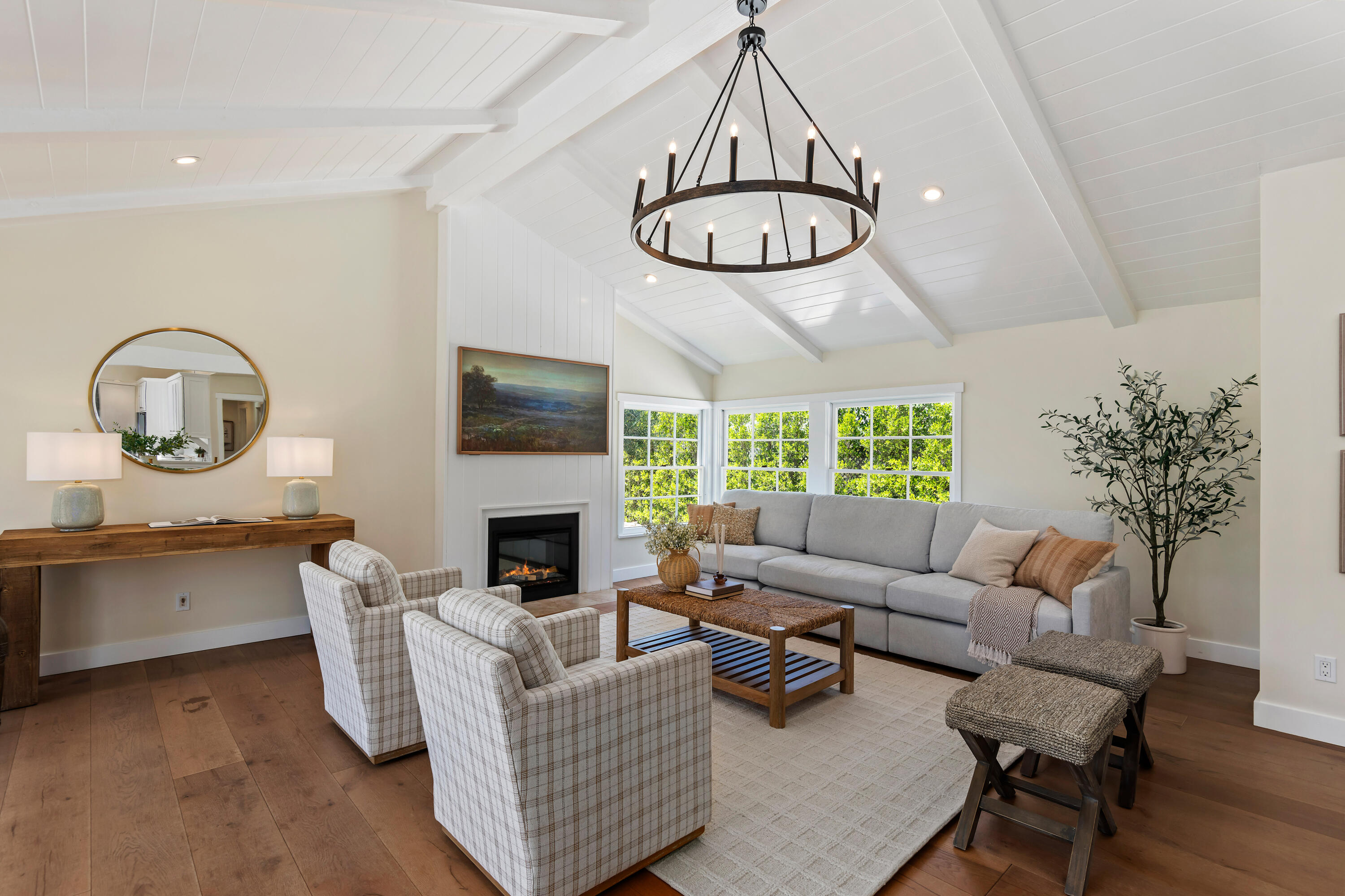 360 Arboleda Road Santa Barbara, CA 93110 - Photo 7 of 33 Living Room