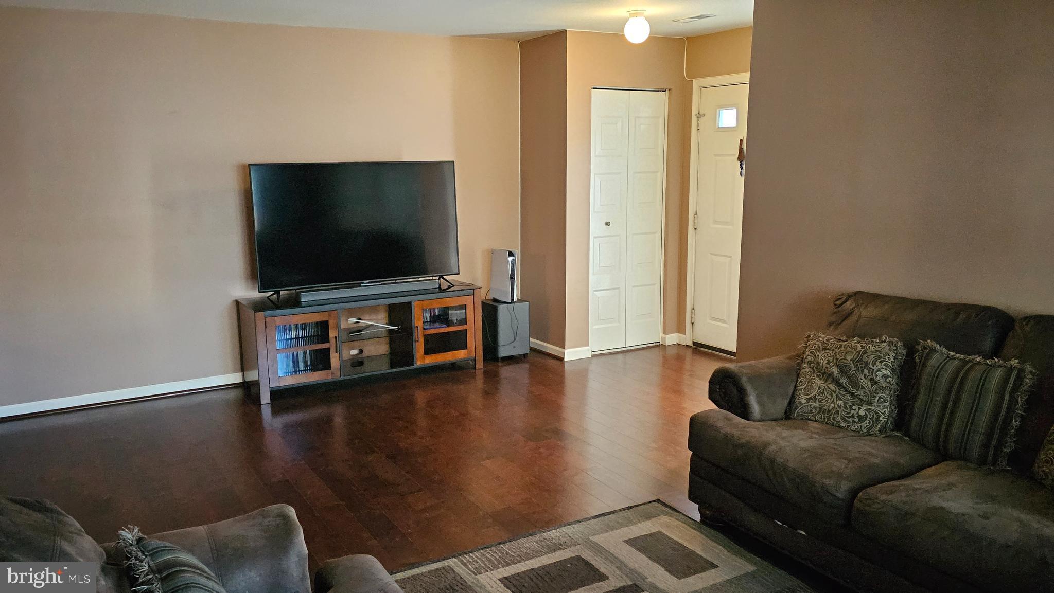 7404 Rokeby Drive Manassas, VA 20109 - Photo 8 of 40 Gallery Image 8