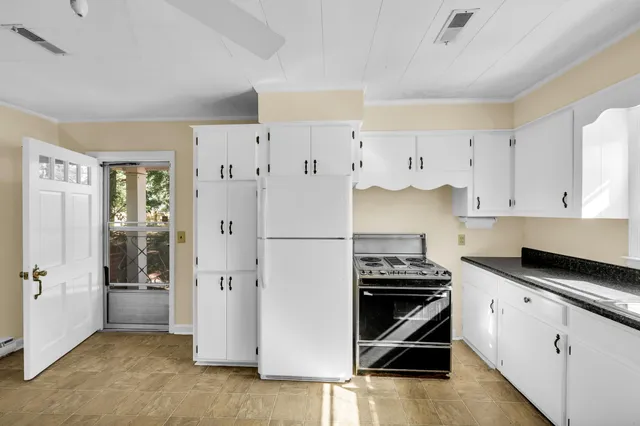 $269,900 | 208 George Street, Walterboro, SC 29488