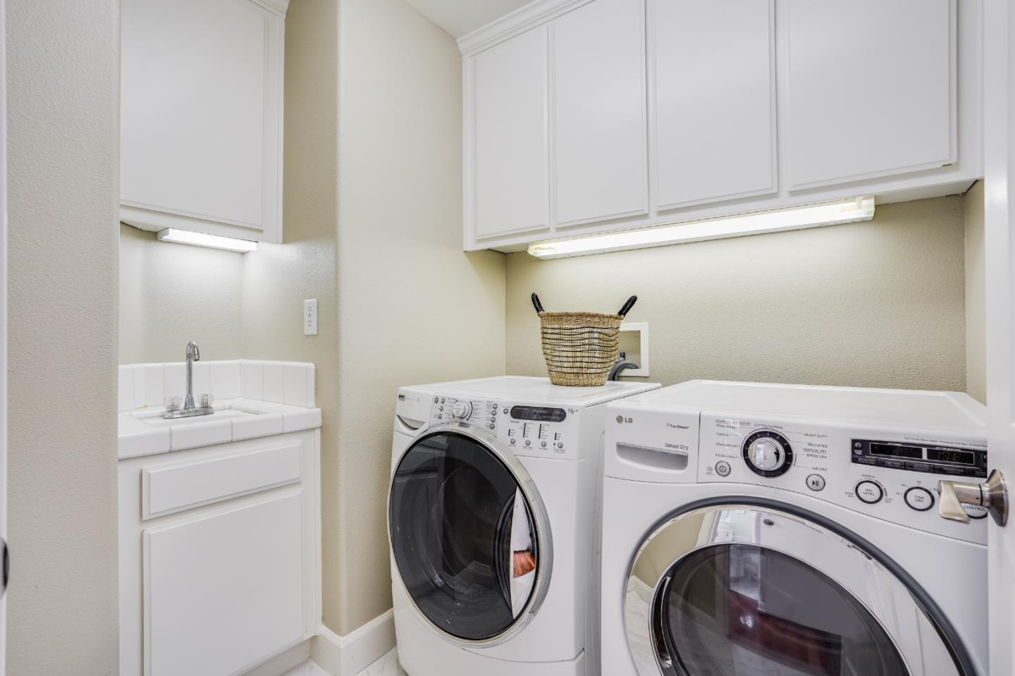 5929 Lantana Way San Ramon, CA 94582 - Photo 25 of 61 a utility room with dryer and washer