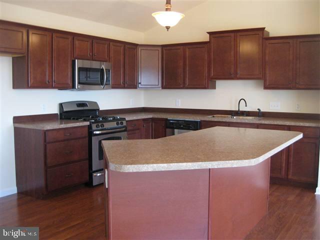 1305 Overlook Road Middletown, PA 17057 - Photo 4 of 18 Gallery Image 4