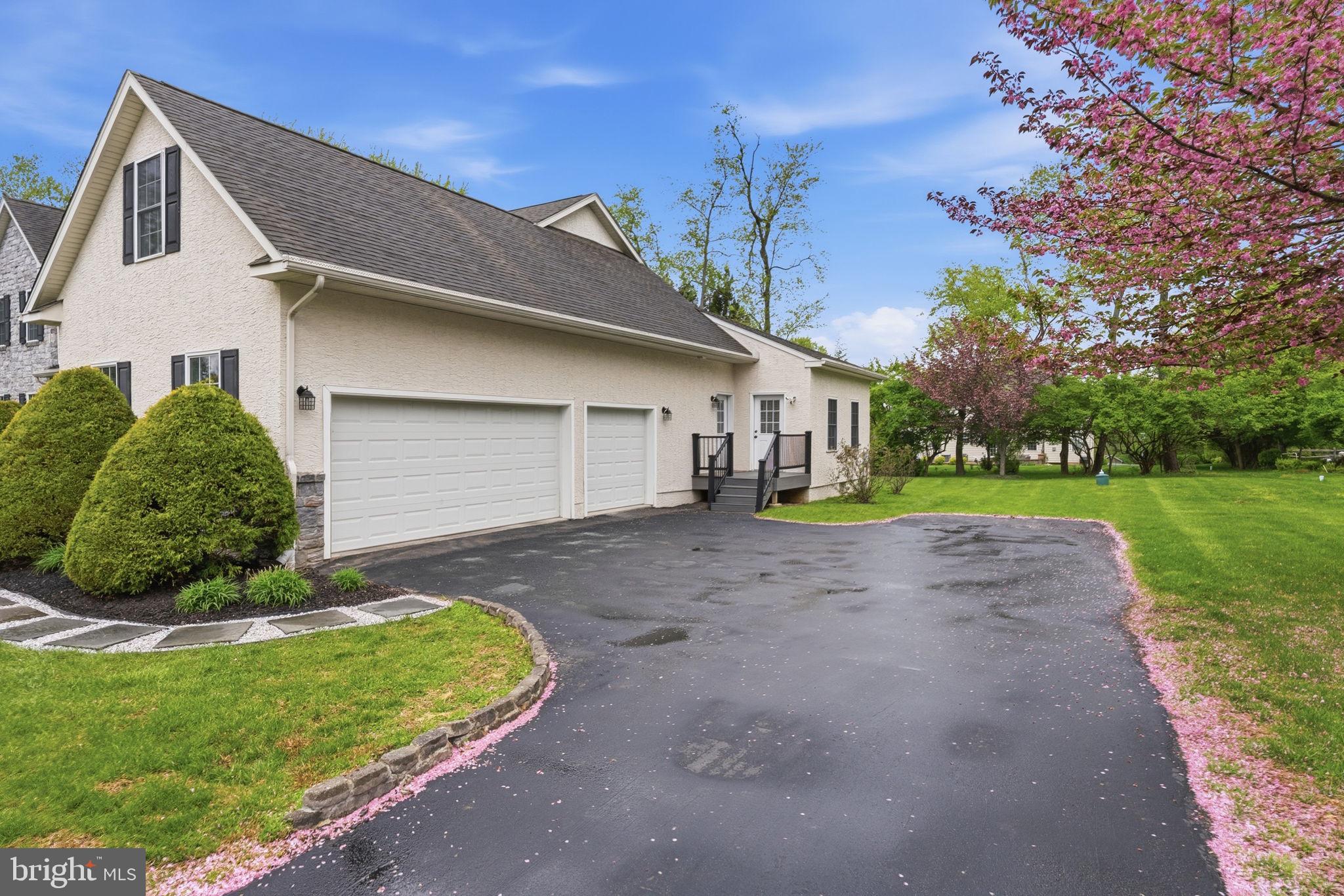 809 Shavertown Road Garnet Valley, PA 19060 - Photo 6 of 62