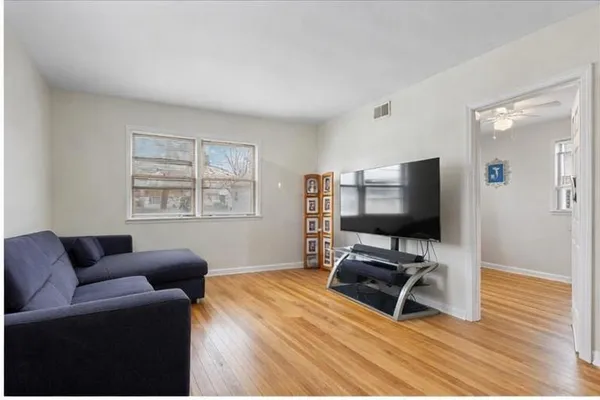 $500,000 | 3301 North Ozanam Avenue, Chicago, IL 60634
