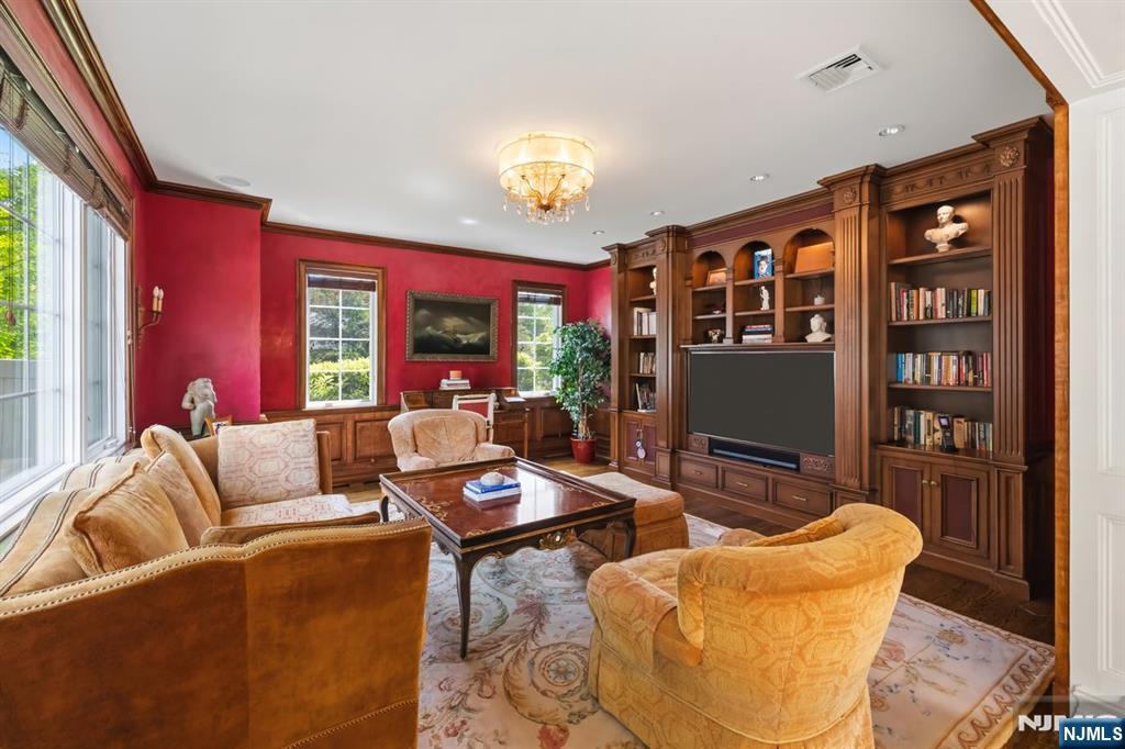 27 Roberts Road Englewood Cliffs, NJ 07632 - Photo 15 of 44