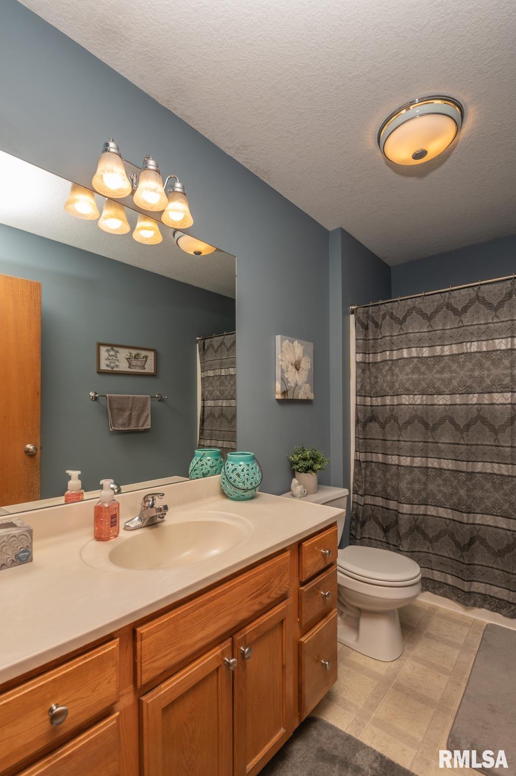 2628 Revo Road Davenport, IA 52806 - Photo 14 of 21 Gallery Image 14