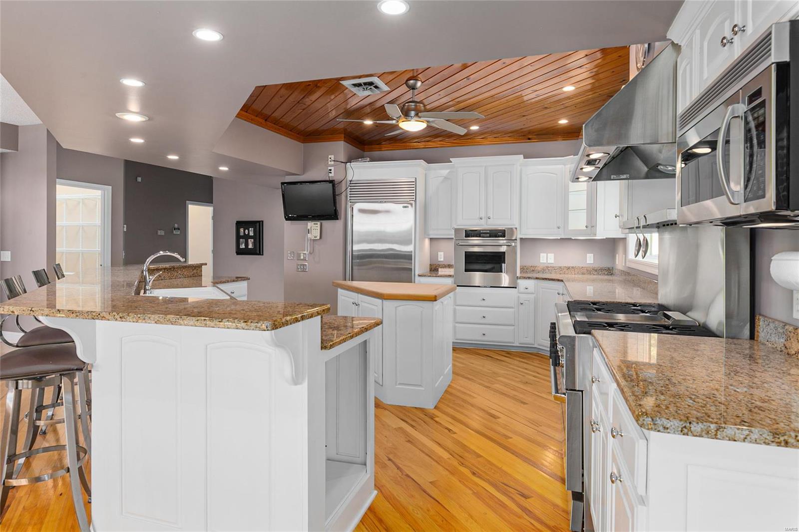 72 Solar Circle Litchfield, IL 62056 - Photo 14 of 56