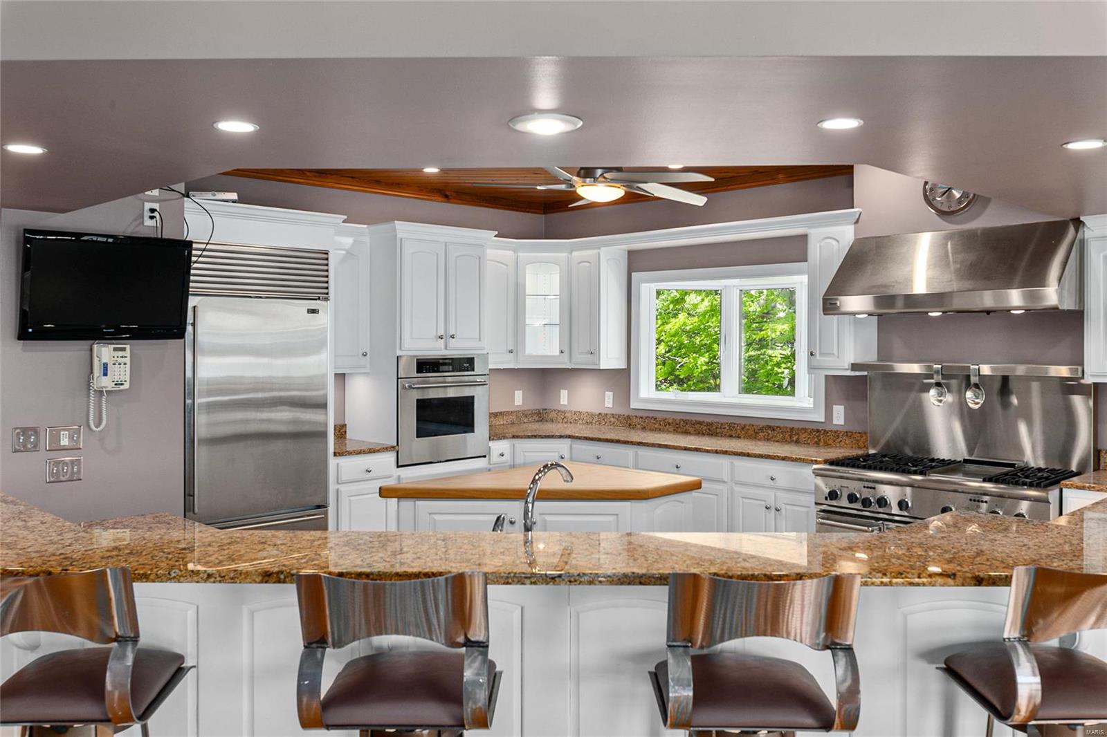 72 Solar Circle Litchfield, IL 62056 - Photo 15 of 56