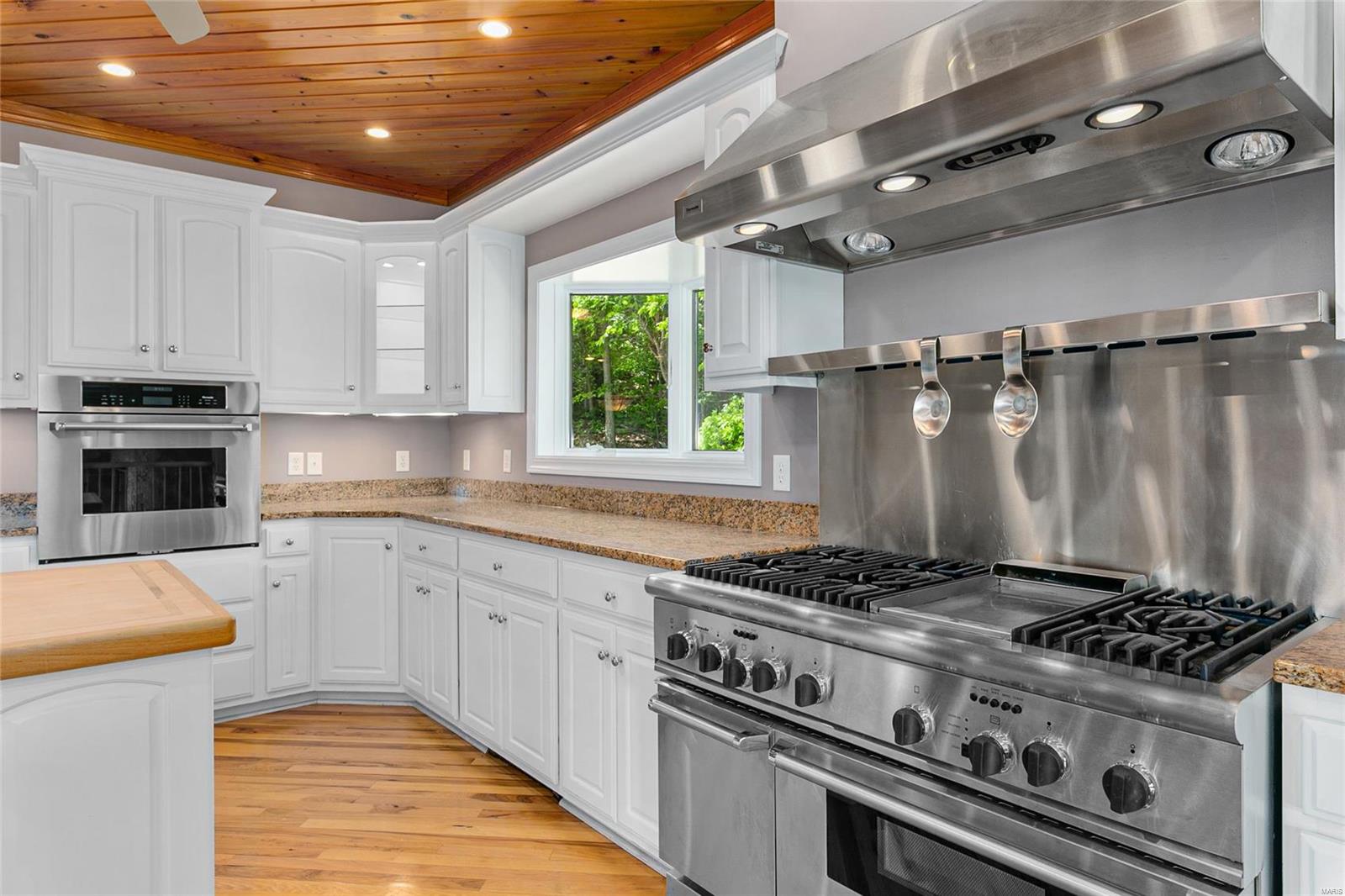 72 Solar Circle Litchfield, IL 62056 - Photo 19 of 56