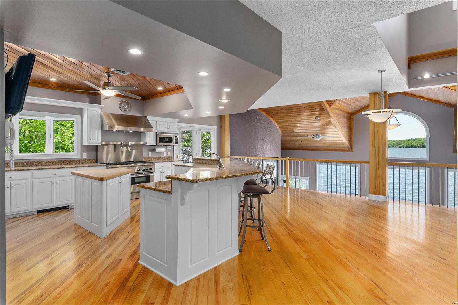 72 Solar Circle Litchfield, IL 62056 - Photo 3 of 56