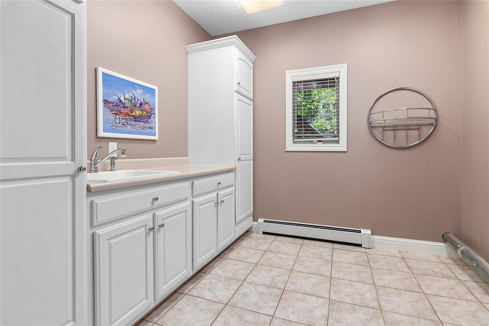 72 Solar Circle Litchfield, IL 62056 - Photo 23 of 56