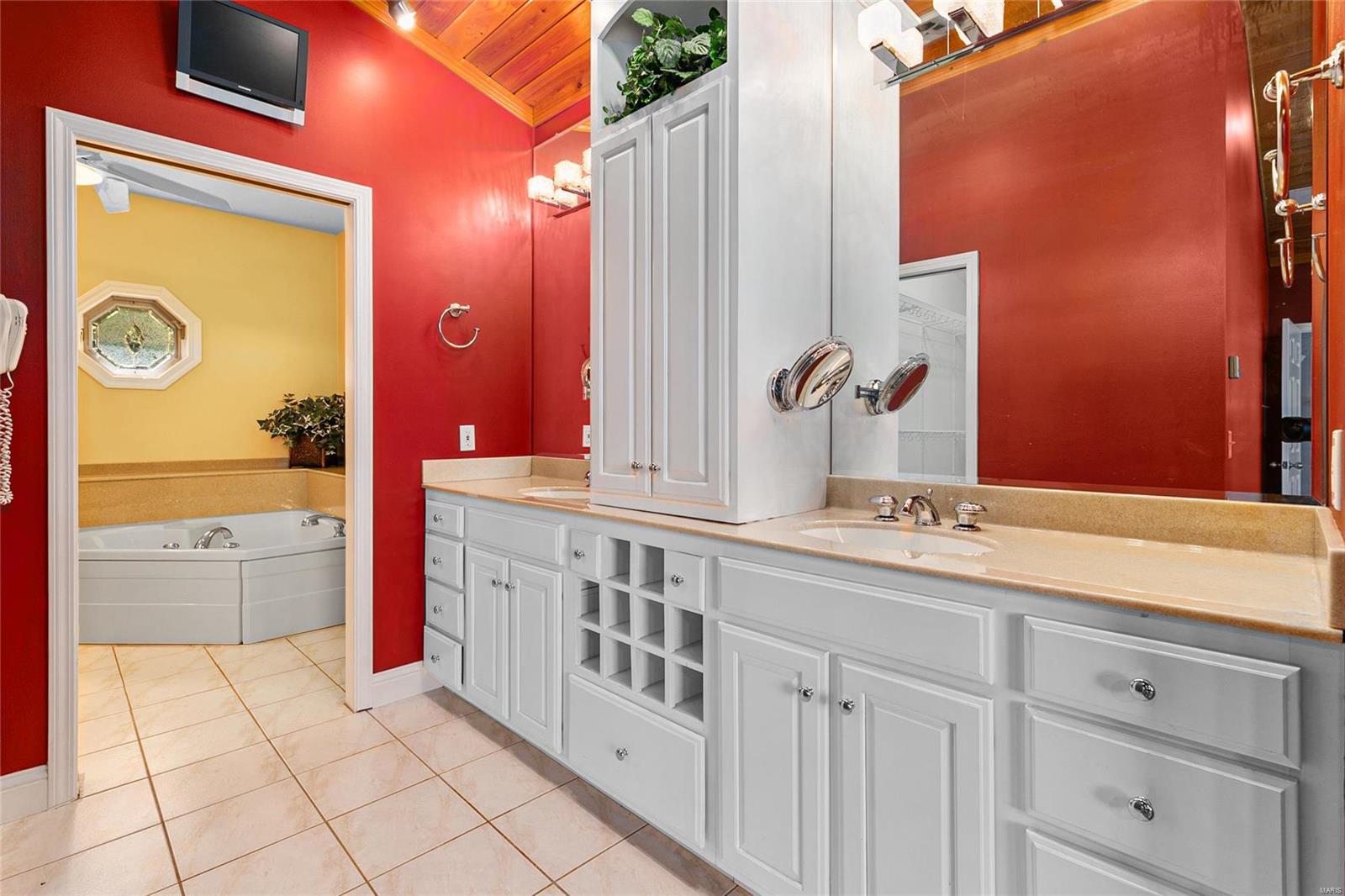 72 Solar Circle Litchfield, IL 62056 - Photo 28 of 56