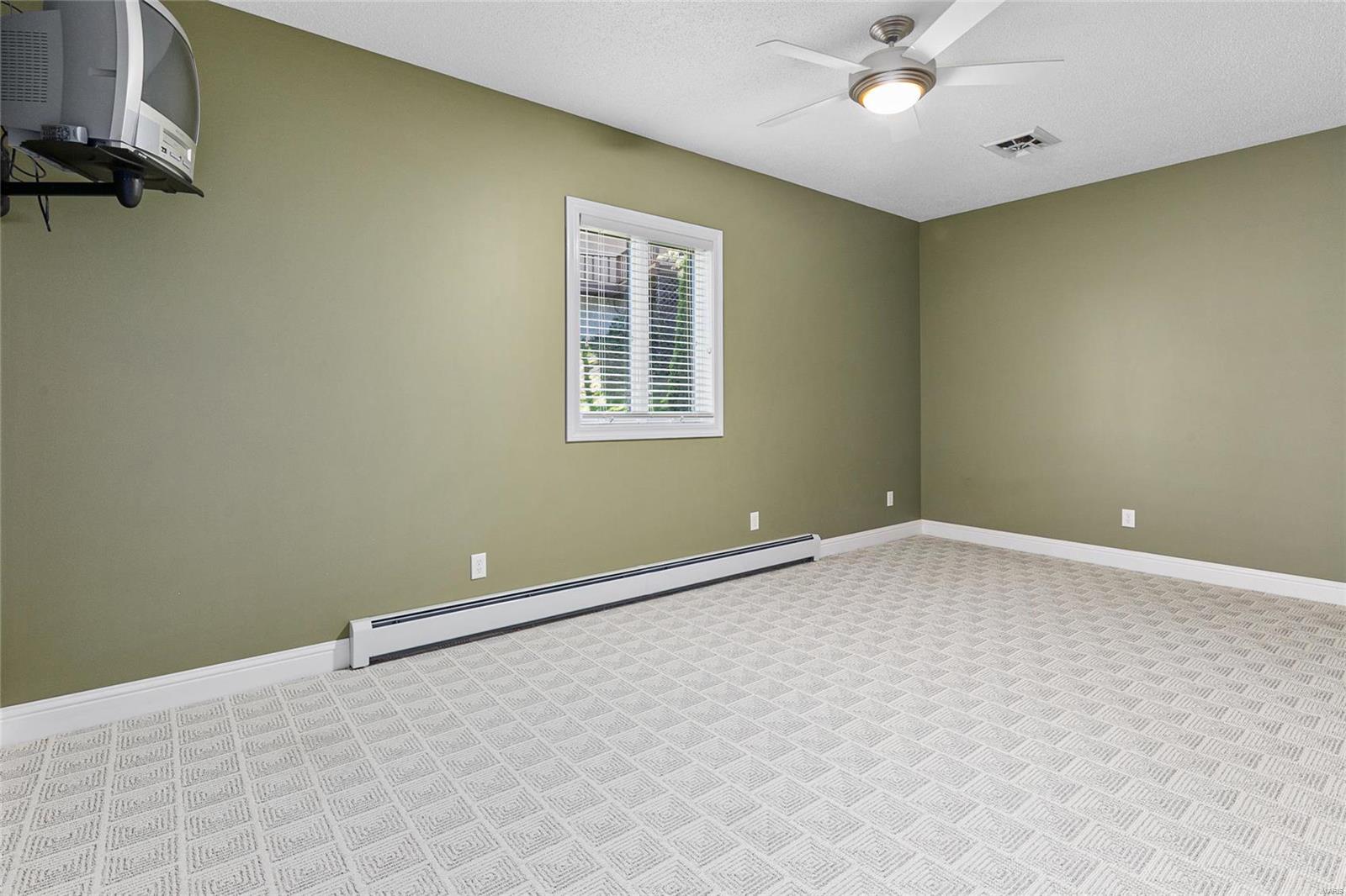 72 Solar Circle Litchfield, IL 62056 - Photo 33 of 56