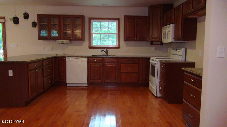 423 Mallard Lane Bushkill, PA 18324 - Photo 9 of 13