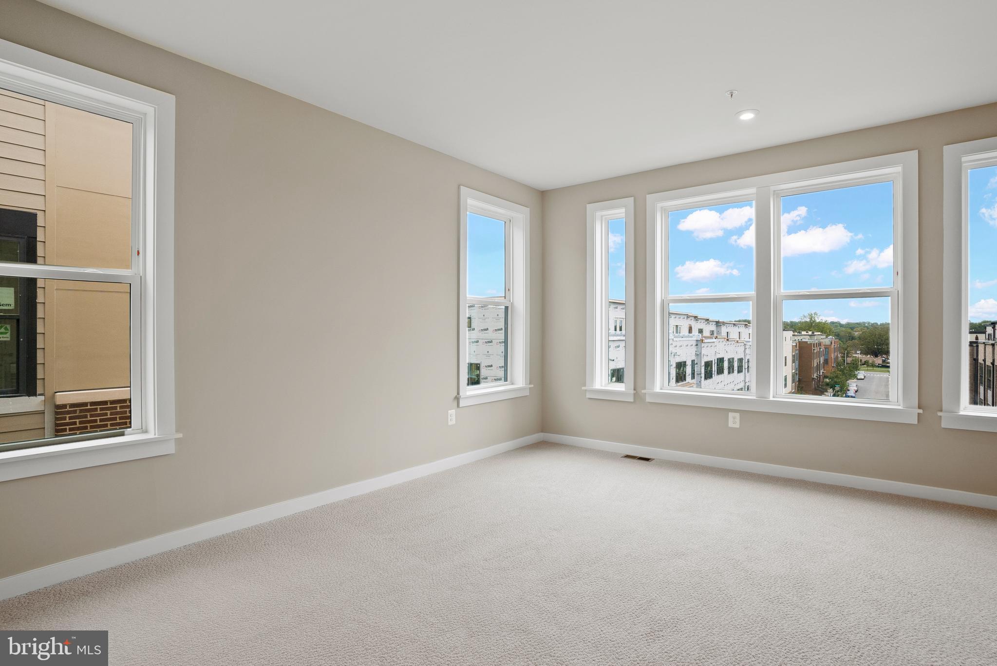 6717 Belcrest Road Hyattsville, MD 20782 - Photo 14 of 29 an empty room with a window