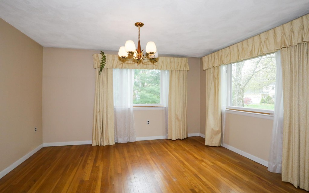 5 Hadley Road Lexington, MA 02420 - Photo 5 of 14 Gallery Image 5