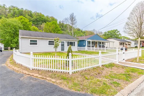 $219,900 | 2873 North Meadow Street, Natrona Heights, PA 15065