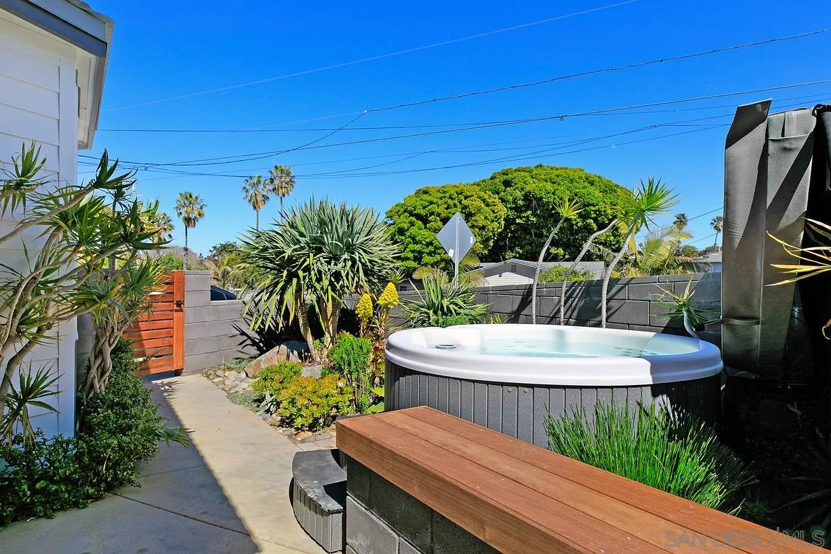 345 Neptune Avenue Encinitas, CA 92024 - Photo 26 of 29 a view of outdoor space and patio