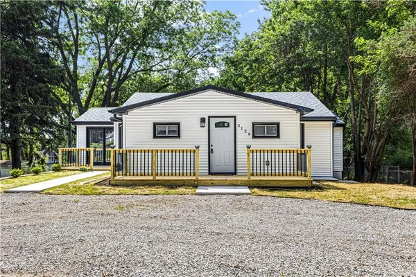 $285,000 | 3126 South 29th Street, St. Joseph, MO 64503