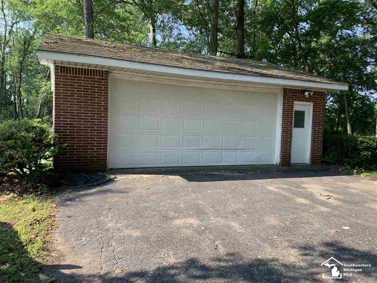 16231 West Albain Road Petersburg, MI 49270 - Photo 8 of 30 LARGE GARAGE