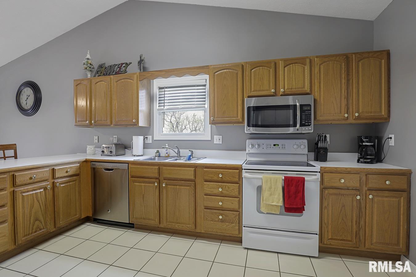 827 Shoshoni Drive Springfield, IL 62711 - Photo 9 of 24 Gallery Image 9
