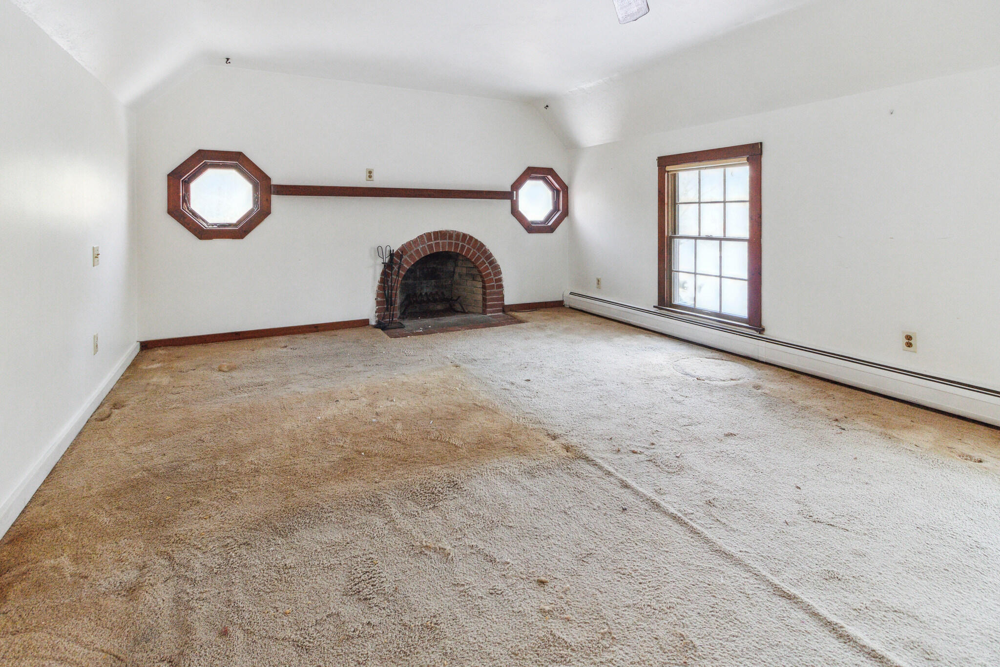 129 Acre Hill Road Barnstable, MA 02630 - Photo 9 of 21 129_Acre_Hill_Rd_Barnstable_MA_02630_USA