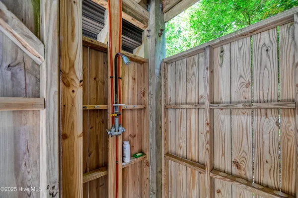 $1,299,000 | 103 Katelyn Drive, Surf City, NC 28445