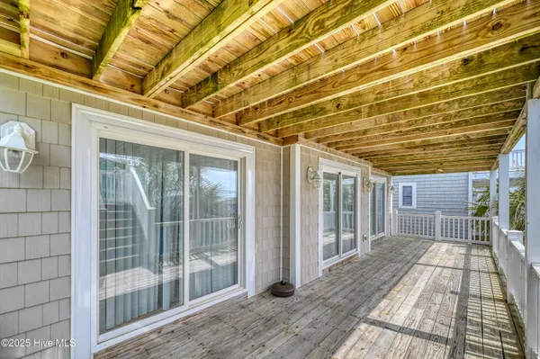$1,299,000 | 103 Katelyn Drive, Surf City, NC 28445