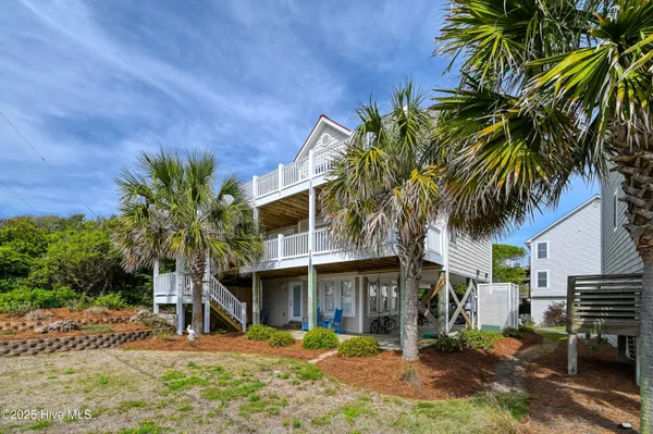 $1,299,000 | 103 Katelyn Drive, Surf City, NC 28445