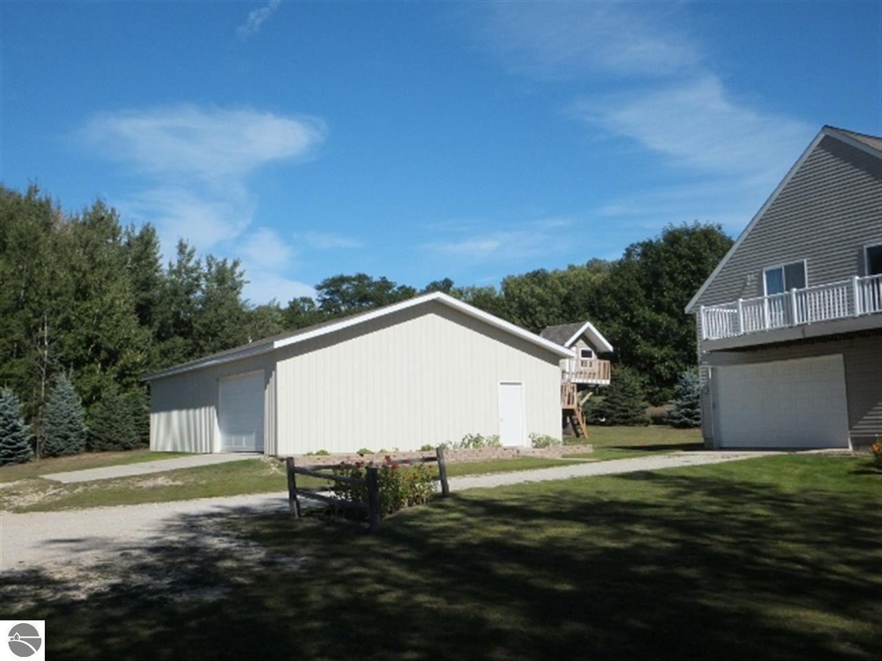 9655 Martin Road Honor, MI 49640 - Photo 6 of 64 1776936-5.JPG