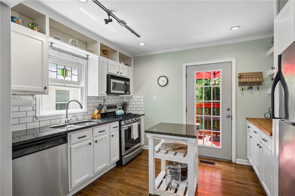 313 Eleanor Street Southeast Atlanta, GA 30317 - Photo 14 of 58 Gallery Image 14