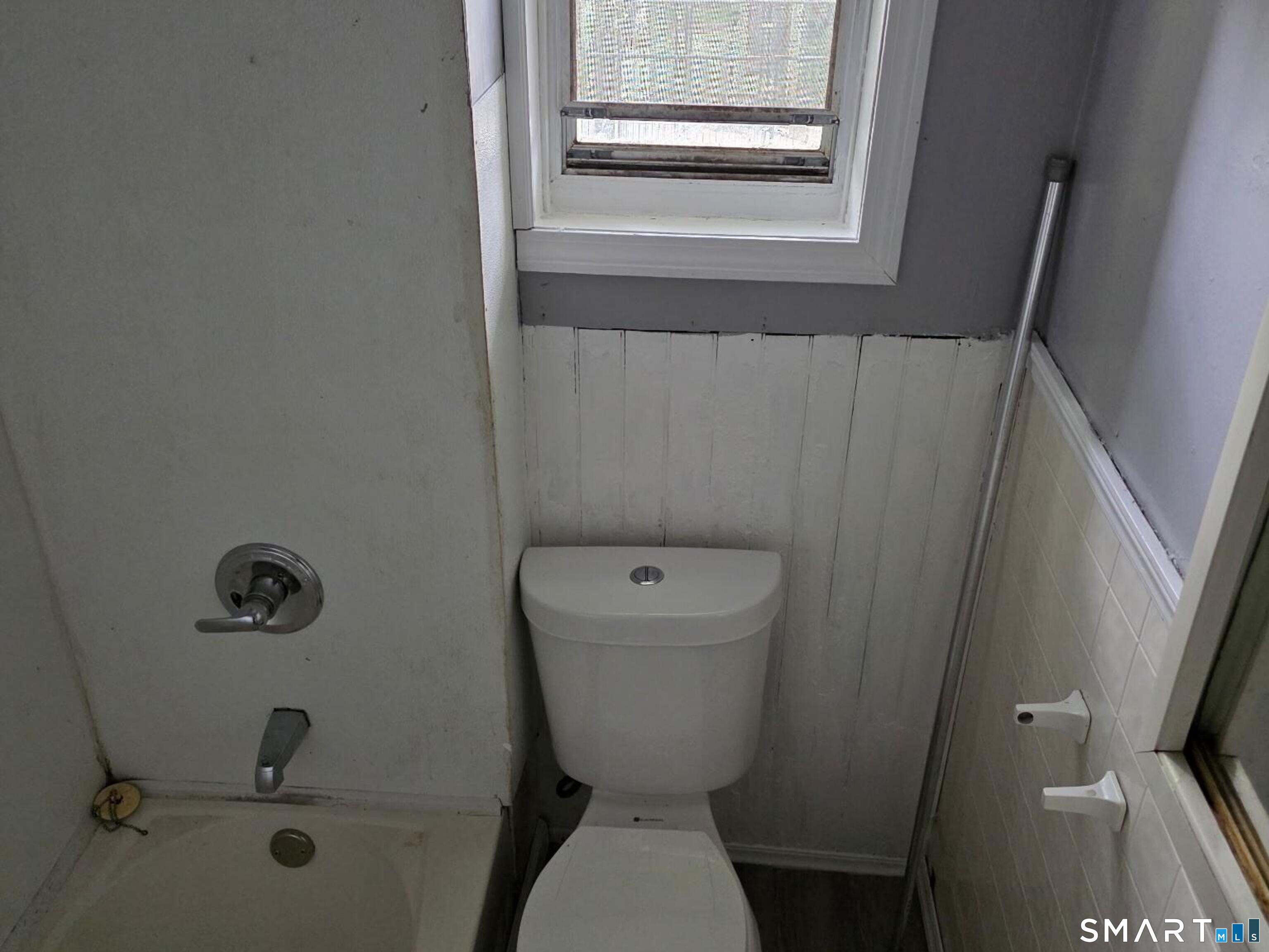 17 Hawthorne Terrace Torrington, CT 06790 - Photo 17 of 27 Left side full bath main level