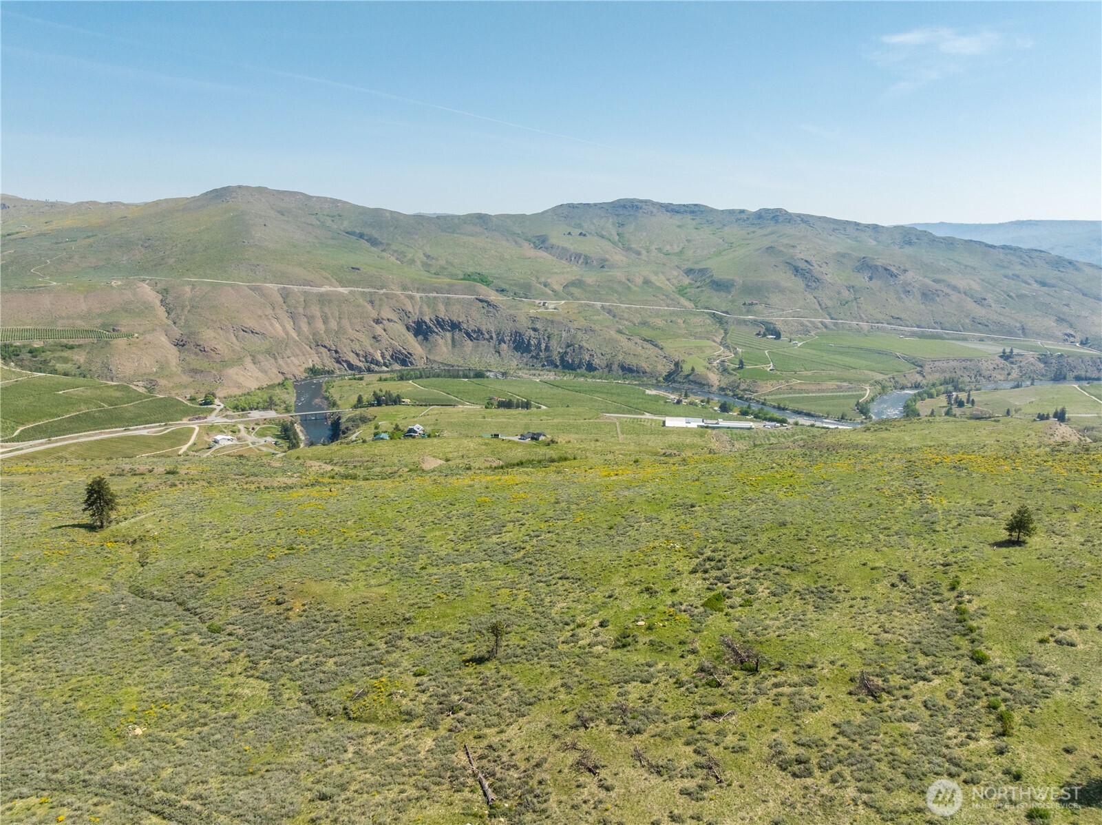 0 Goat Ridge, Unit 7 Pateros, WA 98846 - Photo 2 of 40 a view of an ocean and a mountain
