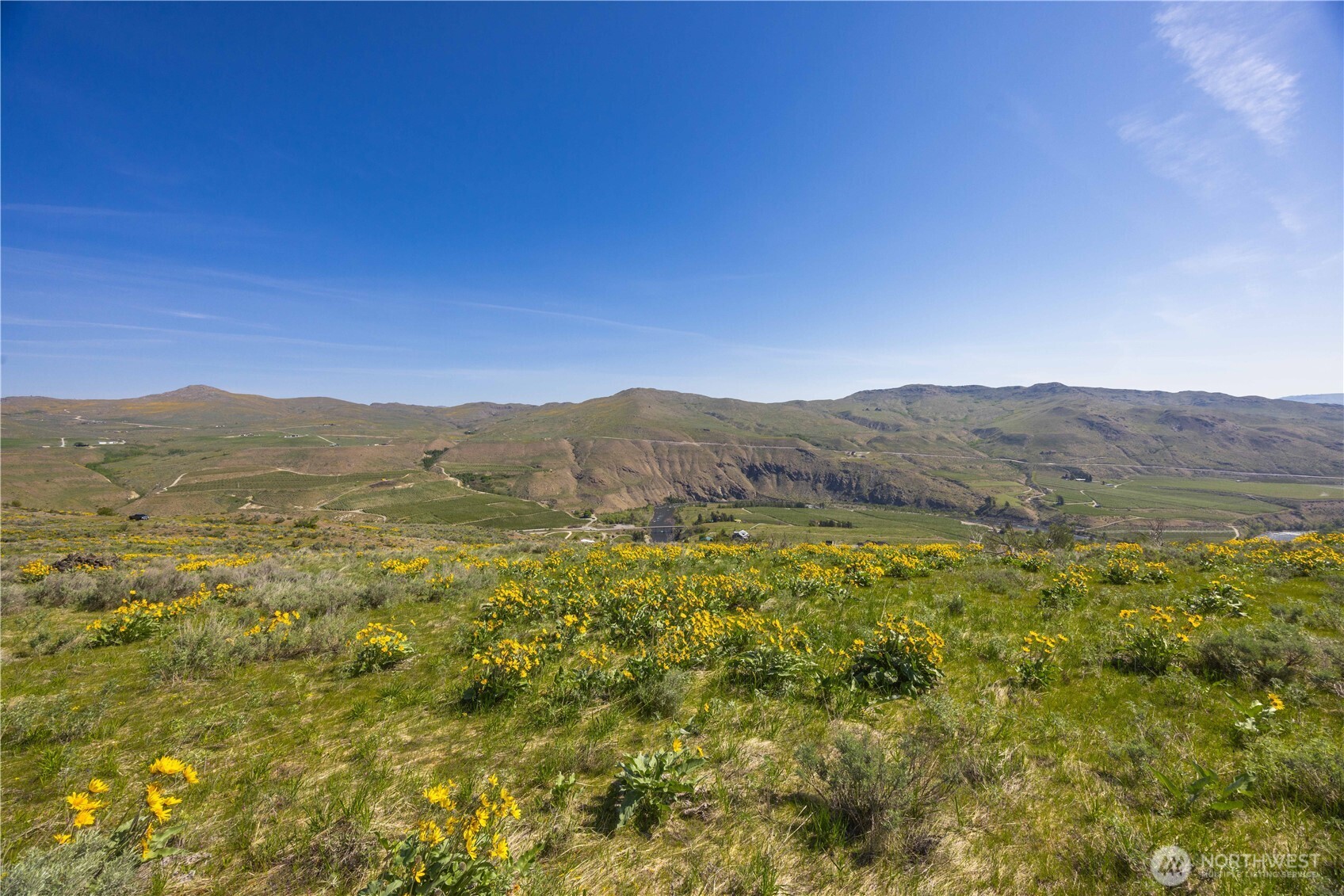 0 Goat Ridge, Unit 7 Pateros, WA 98846 - Photo 27 of 40 a view of an outdoor space with mountain view
