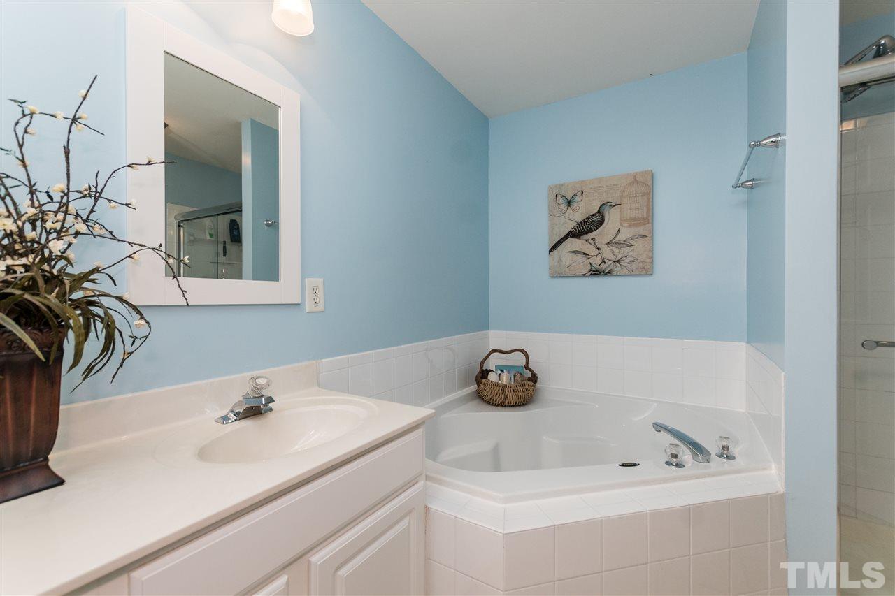 5417 Echo Ridge Road Raleigh, NC 27612 - Photo 8 of 14 Gallery Image 8