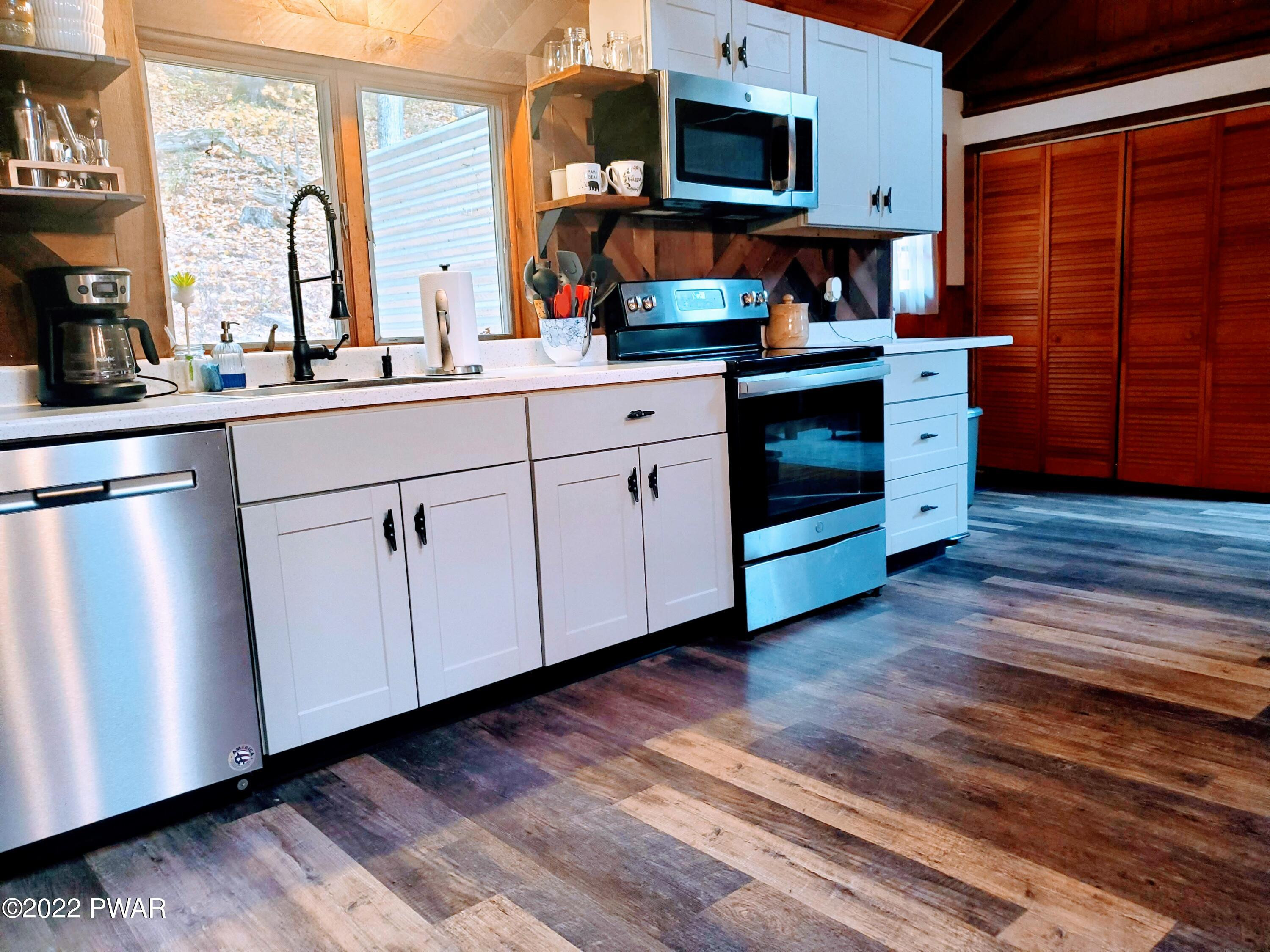 207 Lennon Road Greentown, PA 18426 - Photo 38 of 41 Kitchen
