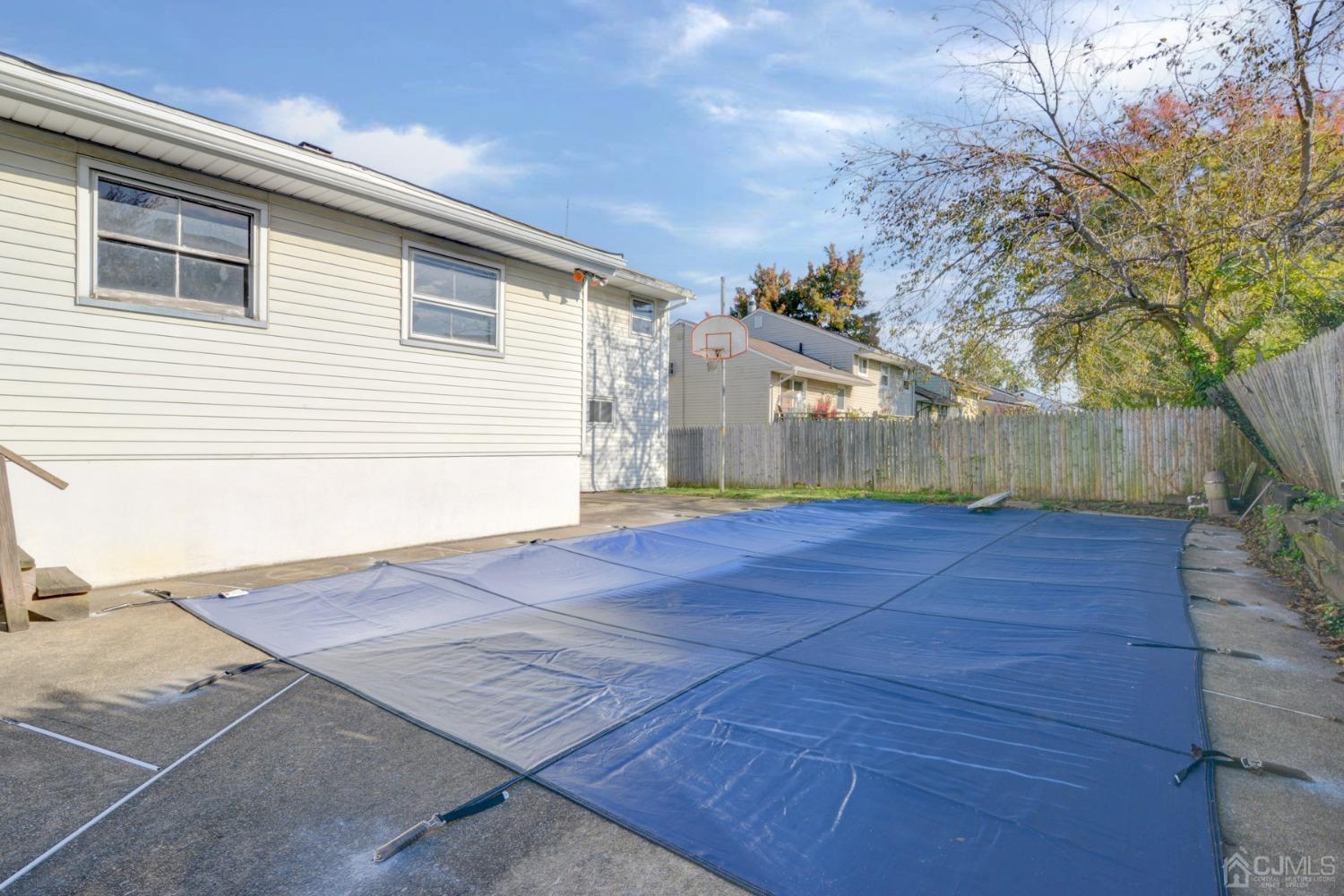 537 Ford Avenue Fords, NJ 08863 - Photo 28 of 31 a view of a backyard of the house