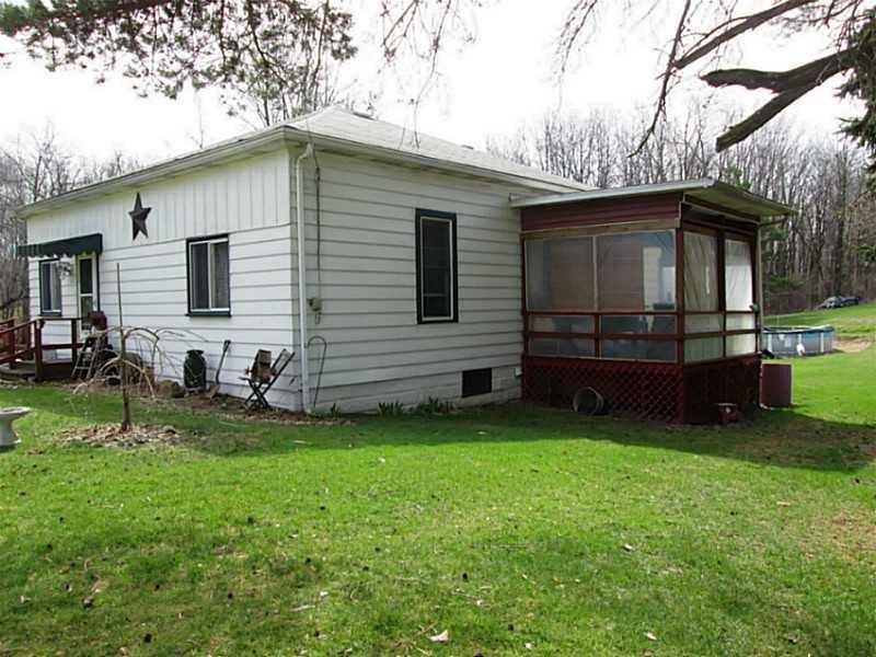 1108 Davis Butler, PA 16001 - Photo 2 of 14 Gallery Image 2