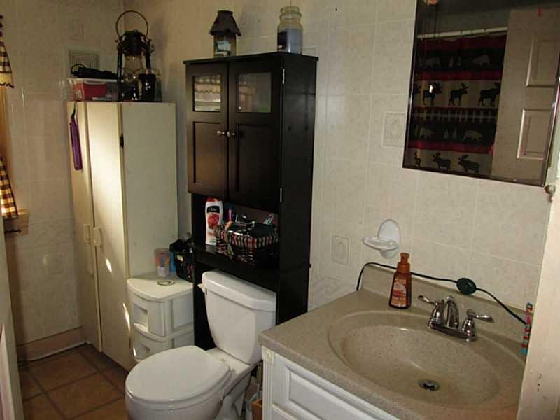 1108 Davis Butler, PA 16001 - Photo 11 of 14 Gallery Image 11